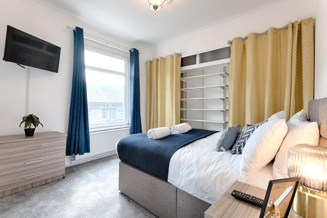 Make This Your Base! Tv In Every Bedroom! Merthyr Tydfil Eksteriør billede