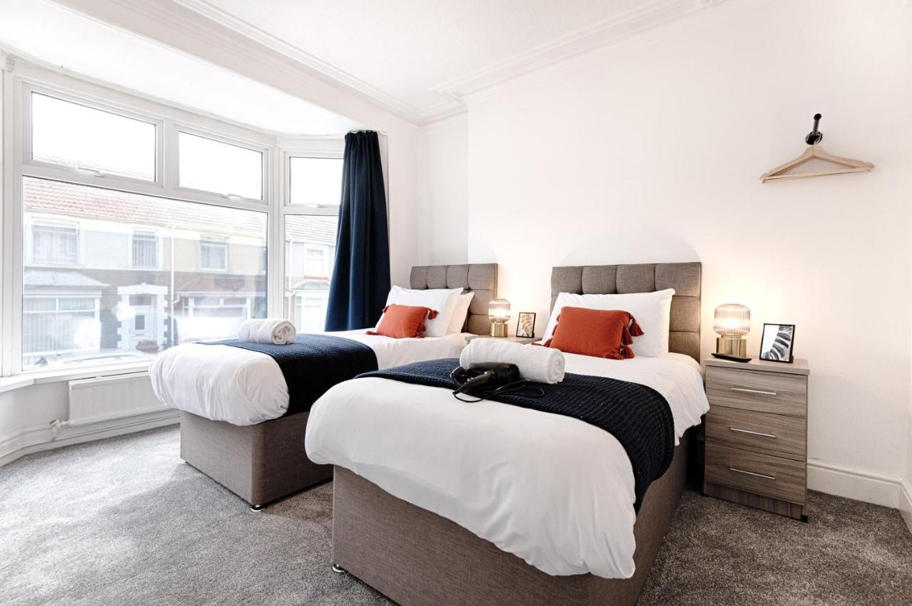 Make This Your Base! Tv In Every Bedroom! Merthyr Tydfil Eksteriør billede